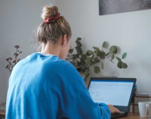 Trabalhar em home office pode ser bem produtivo.